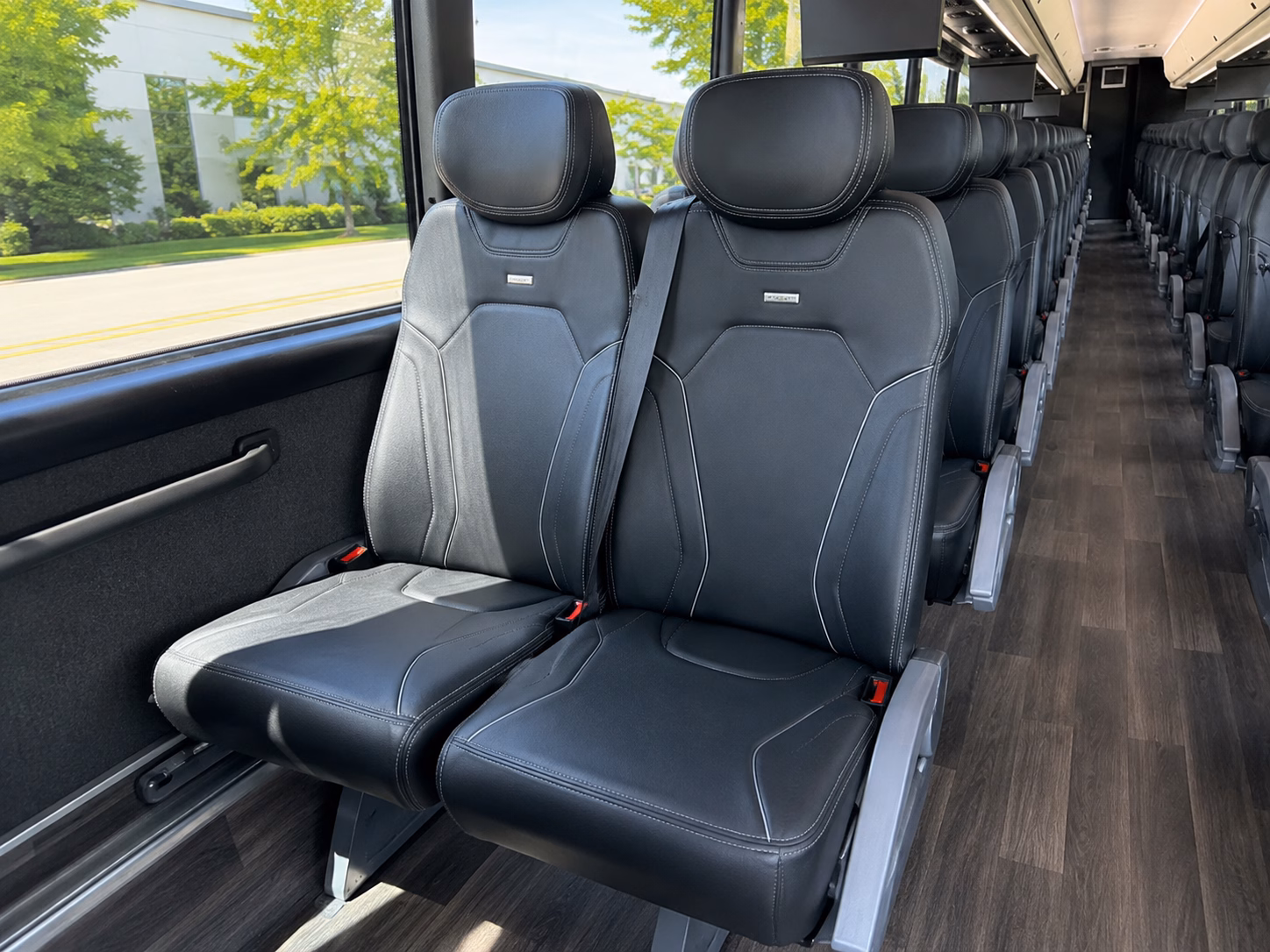 day trips to hudson valley wineries are easy with a bus from stamford